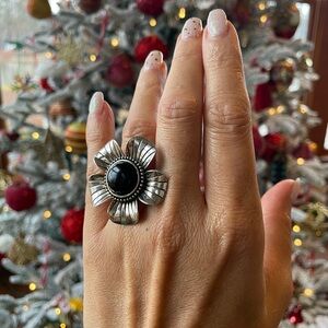 Onyx & Sterling  Silver Floral Ring size 7